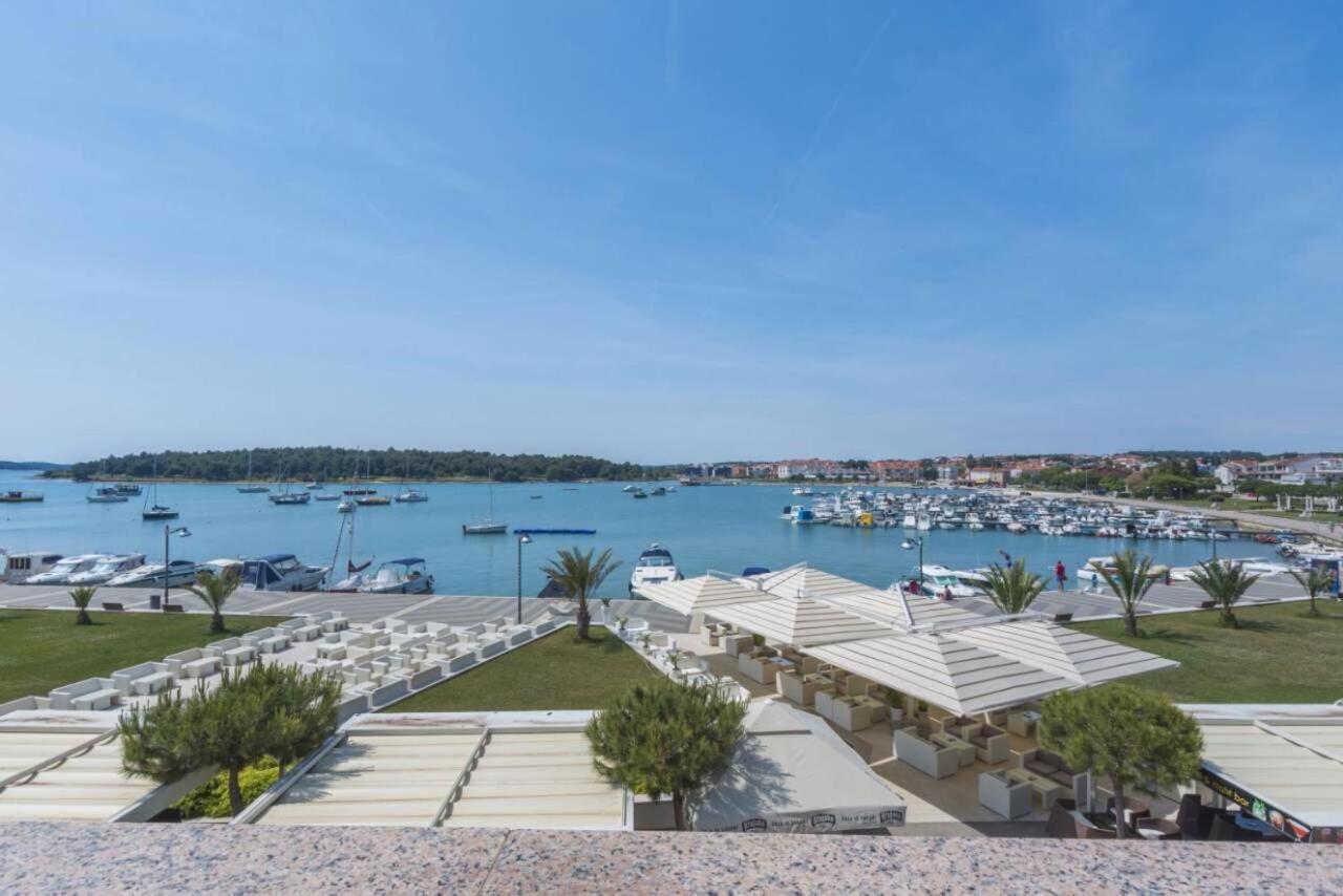 Apartments Riva Medulin Exterior photo